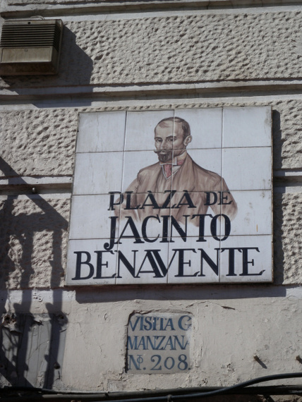 Plaza Jacinto Benavente - Madrid